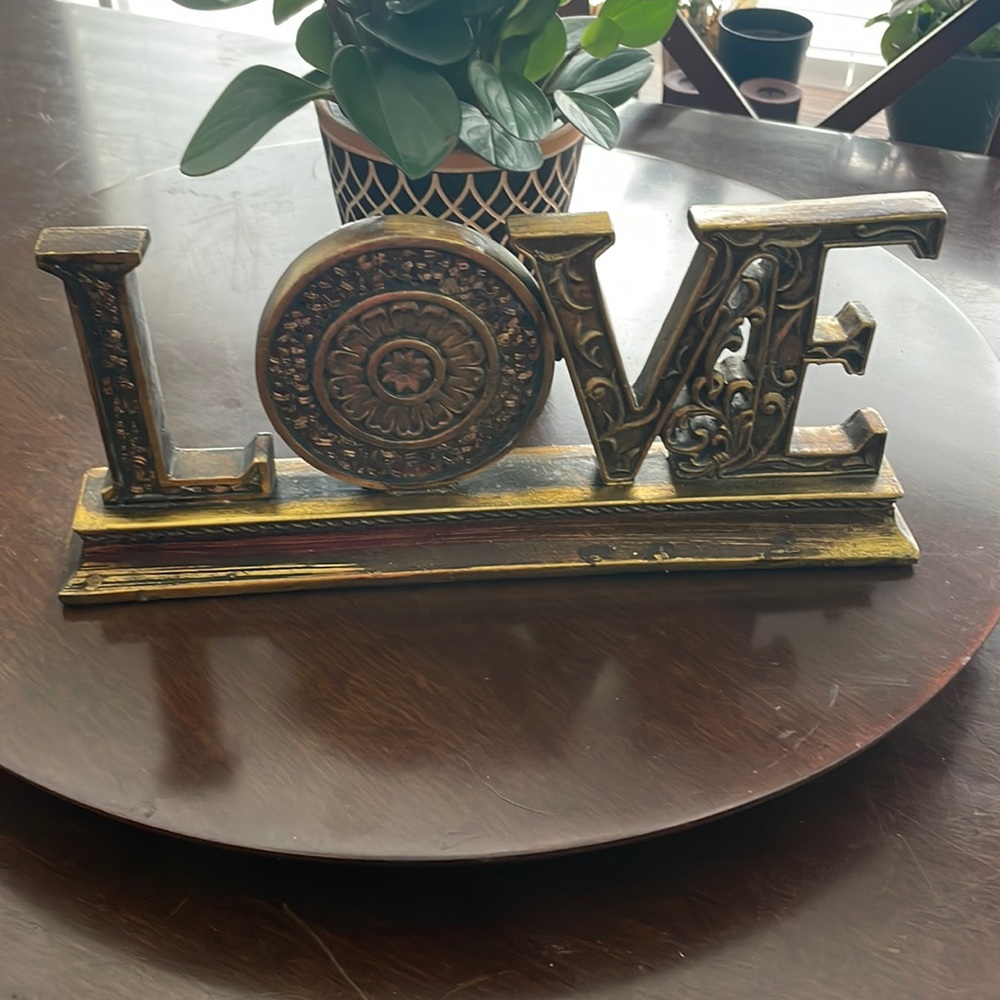 ‘Love’ ceramic home decor/sign.